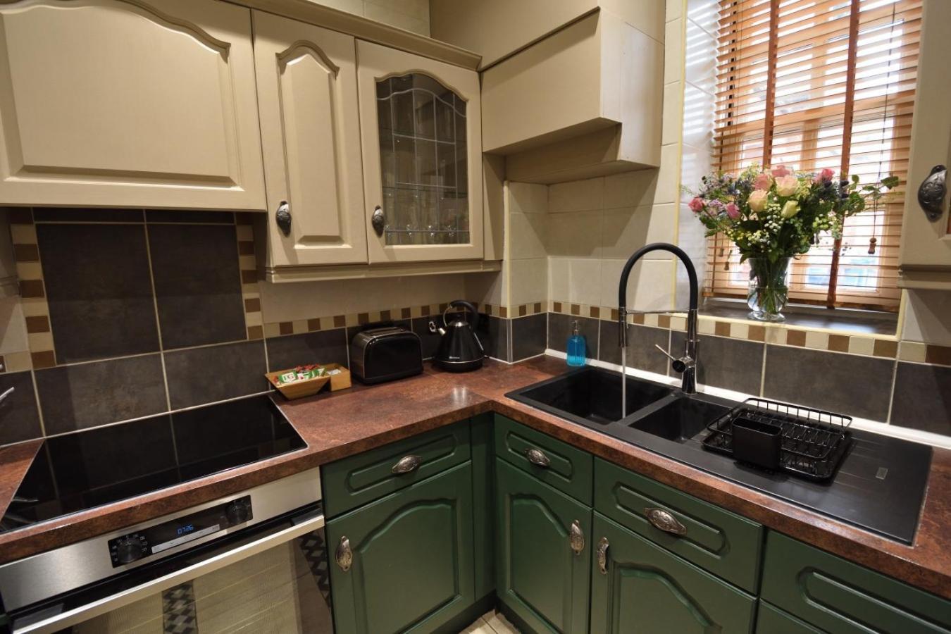 Samuels' A Duplex Apartment By Spires Accommodation In Lichfield City Centre Buitenkant foto